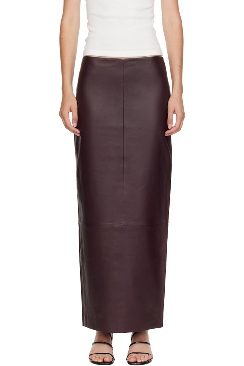 LWG-certified grained lambskin maxi skirt. 

· Low-rise
· Darts at waist
· Concealed zip closure at back 
· Central vent at back hem 
· Full TENCEL™ lyocell twill lining

Supplier color: Bordeaux