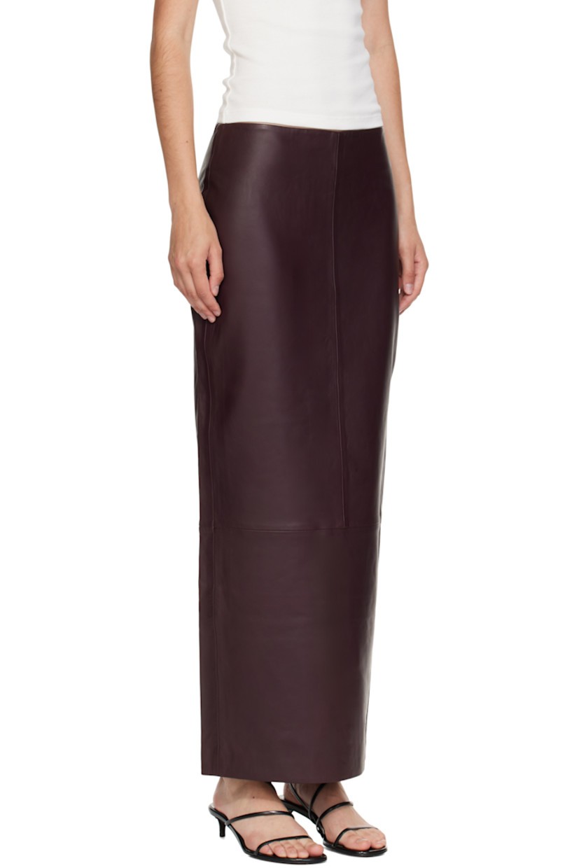 LWG-certified grained lambskin maxi skirt. 

· Low-rise
· Darts at waist
· Concealed zip closure at back 
· Central vent at back hem 
· Full TENCEL™ lyocell twill lining

Supplier color: Bordeaux