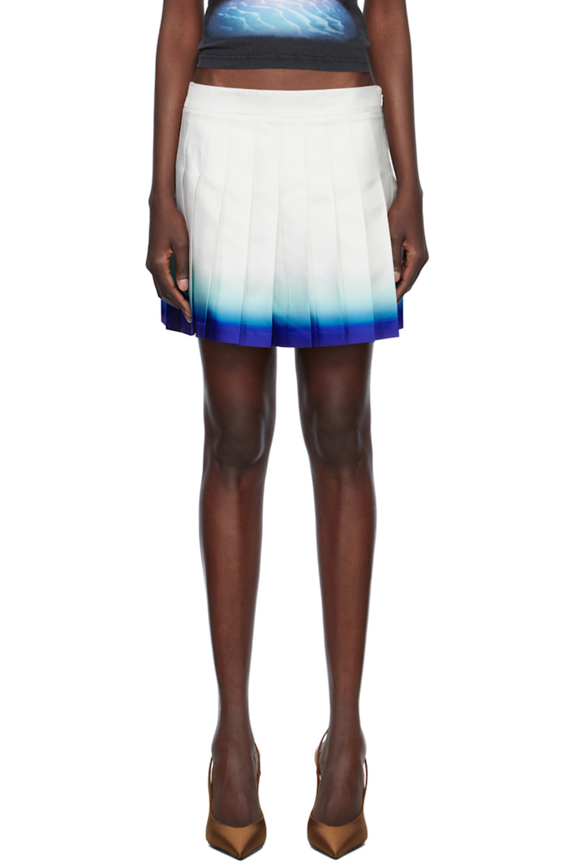 Silk twill miniskirt. Knife pleats throughout.

· Gradient printed at hem
· Zip closure at side
· Full crêpe lining

Supplier color: White