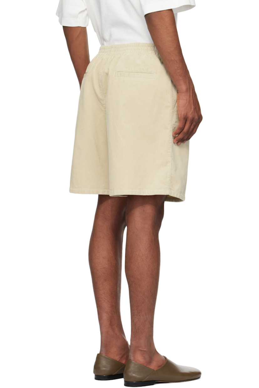 Cotton corduroy shorts.

· Concealed drawstring at elasticized waistband
· Four-pocket styling

Supplier color: Butter