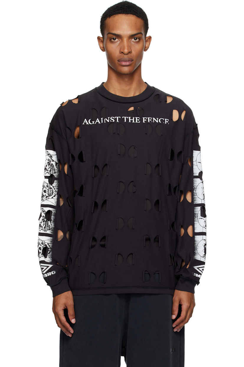 Cotton jersey T-shirt.

· Raw-edge cutout pattern throughout 
· Inverted seams throughout
· Rib-knit crewneck and cuffs
· Text printed at chest
· Printed graphics at sleeves

Supplier color: Black