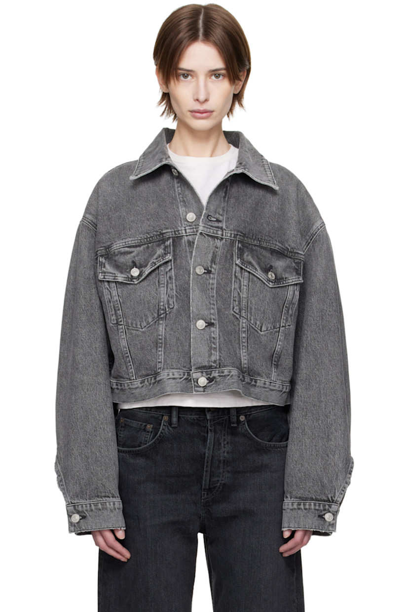Non-stretch regenerative cotton denim jacket. Fading and subtle distressing throughout.

· Spread collar
· Button closure
· Flap pockets
· Cropped hem
· Dropped shoulders
· Single-button barrel cuffs
· Pleats and adjustable button tabs at back hem

Supplier color: Spirit
