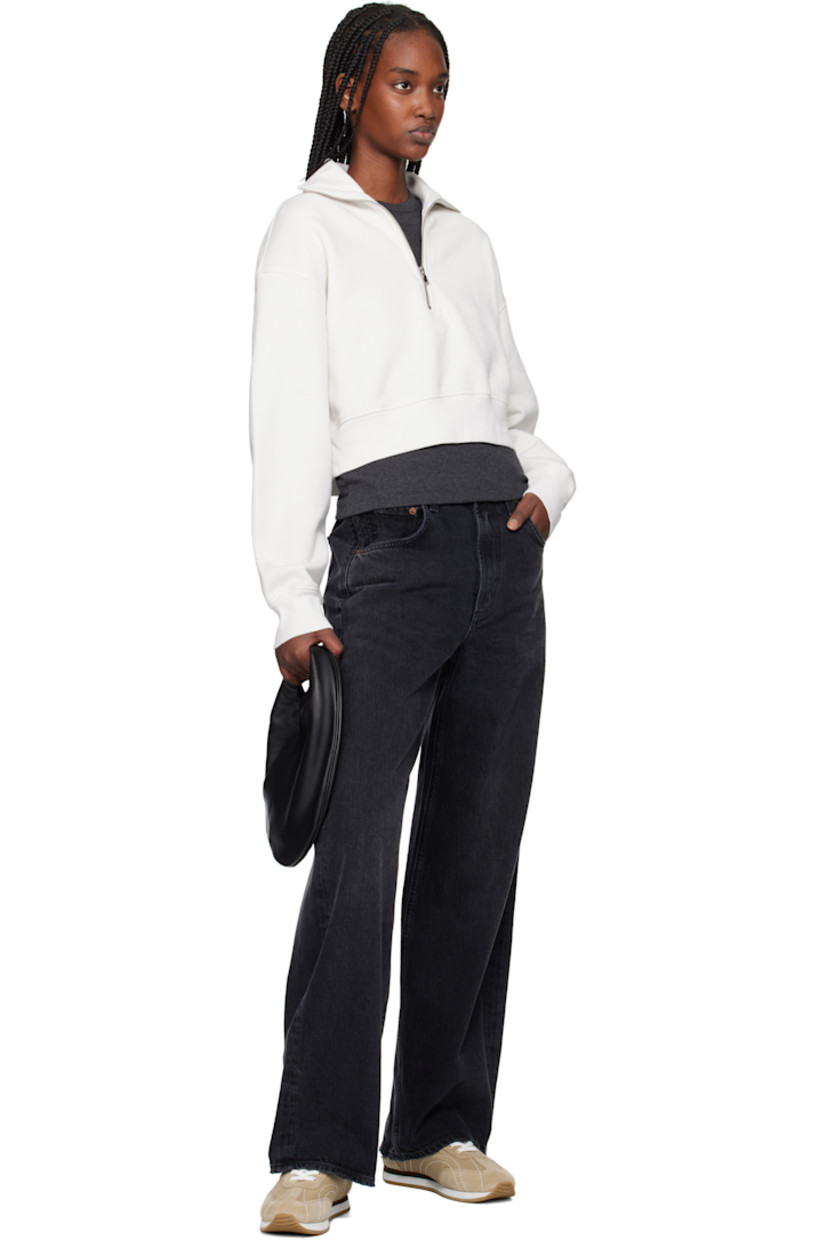 Heavyweight Supima cotton fleece sweatshirt.

· Relaxed-fit 
· Rib-knit spread collar, cropped hem, and cuffs
· Half-zip closure
· Dropped shoulders

Supplier color: Wired
