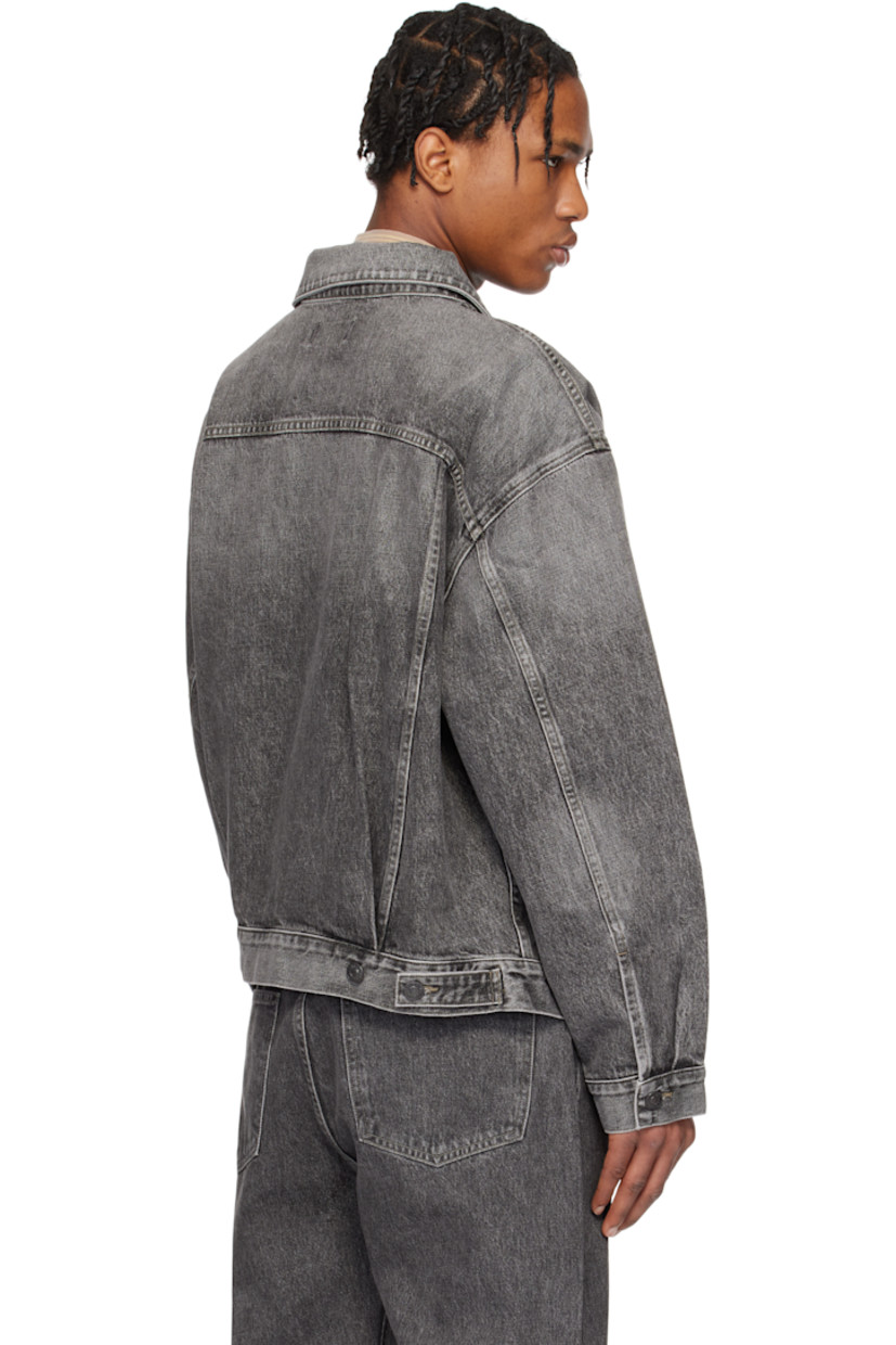 Non-stretch regenerative cotton denim jacket. Fading and subtle distressing throughout.

· Spread collar
· Button closure
· Flap and welt pockets
· Dropped shoulders
· Single-button barrel cuffs
· Adjustable button tabs at back hem
· Patch pockets at interior
· Logo-engraved gunmetal-tone hardware

Supplier color: Fresh
