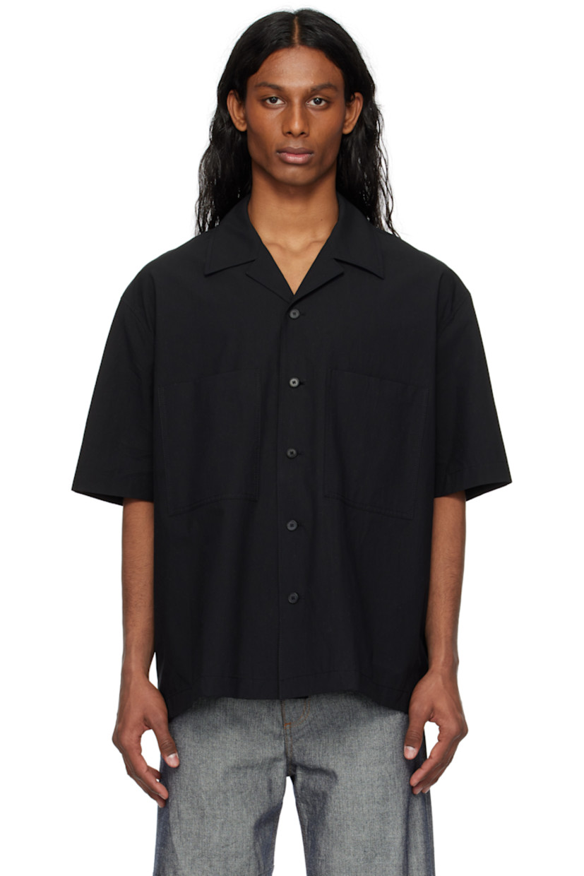 Stretch nylon poplin shirt. 

· Open spread collar
· Button closure
· Patch pockets
· Vented side seams
· Logo hardware at back collar

Supplier color: Black