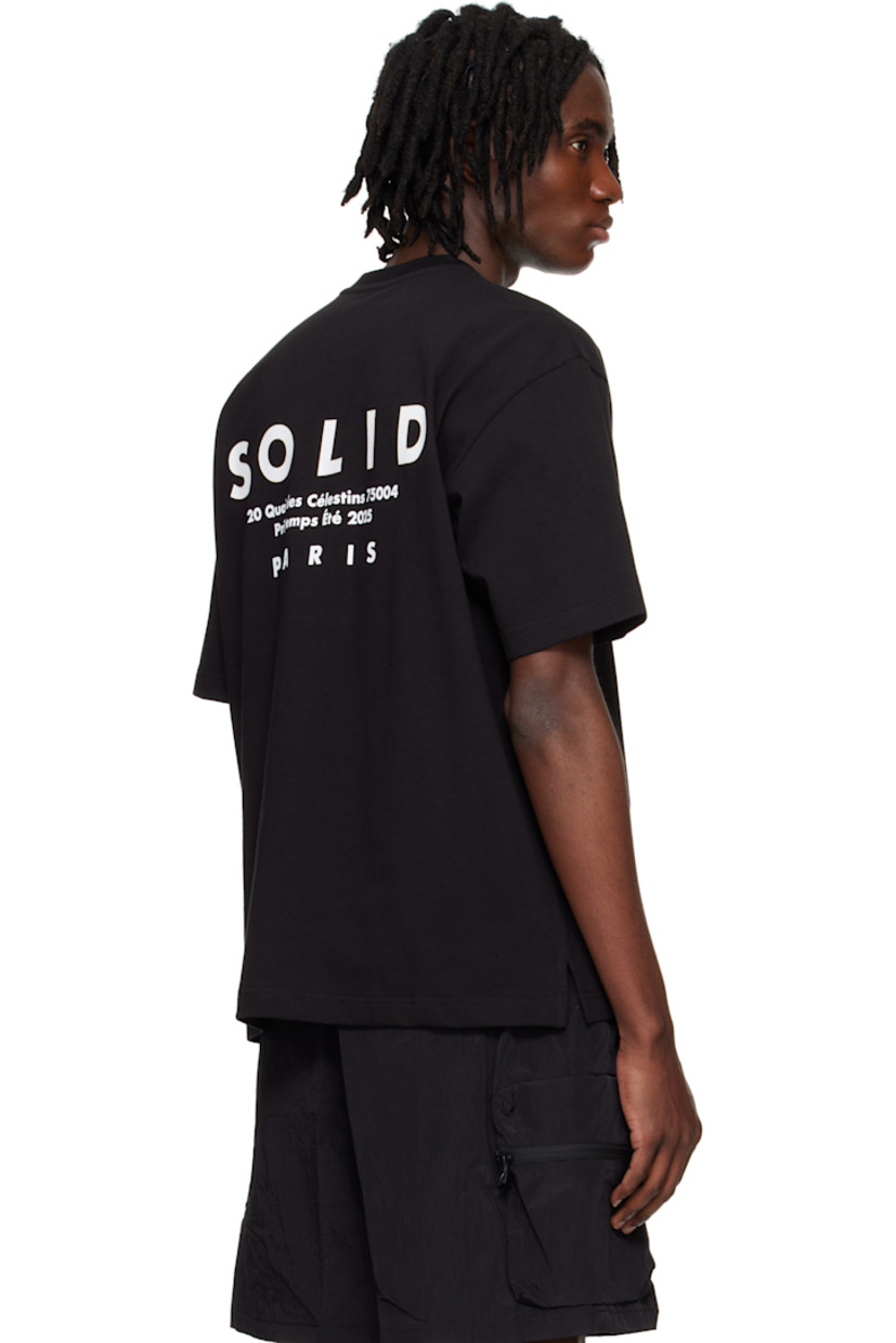 Cotton jersey T-shirt. 

· Rib-knit crewneck 
· Logo embroidered at chest
· Vented side seams 
· Logo and text printed at back 

Supplier color: Black