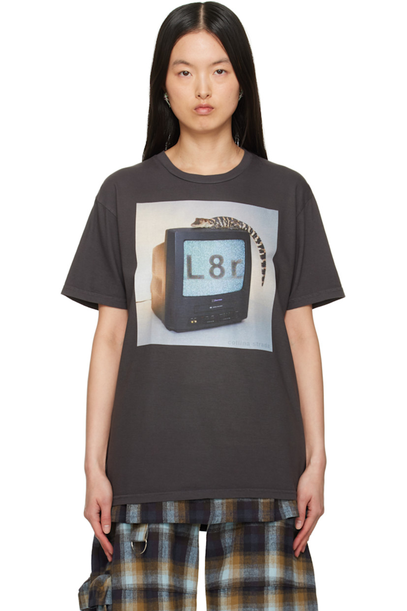 Organic cotton jersey T-shirt. 

· Rib-knit crewneck
· Graphic and logo printed at front 

Supplier color: L8r