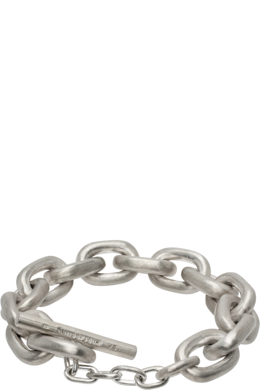 Cable chain bracelet in brushed sterling silver. Toggle fastening.

Supplier color: Matte silver