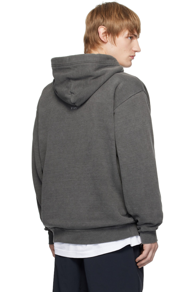 Cotton- and recycled polyester-blend fleece hoodie.

· Drawstring at hood
· Logo patch at front
· Kangaroo pocket
· Logo flag at side seam
· Rib-knit hem and cuffs
· Dropped shoulders 
· Embroidered logo at back

Supplier color: Black