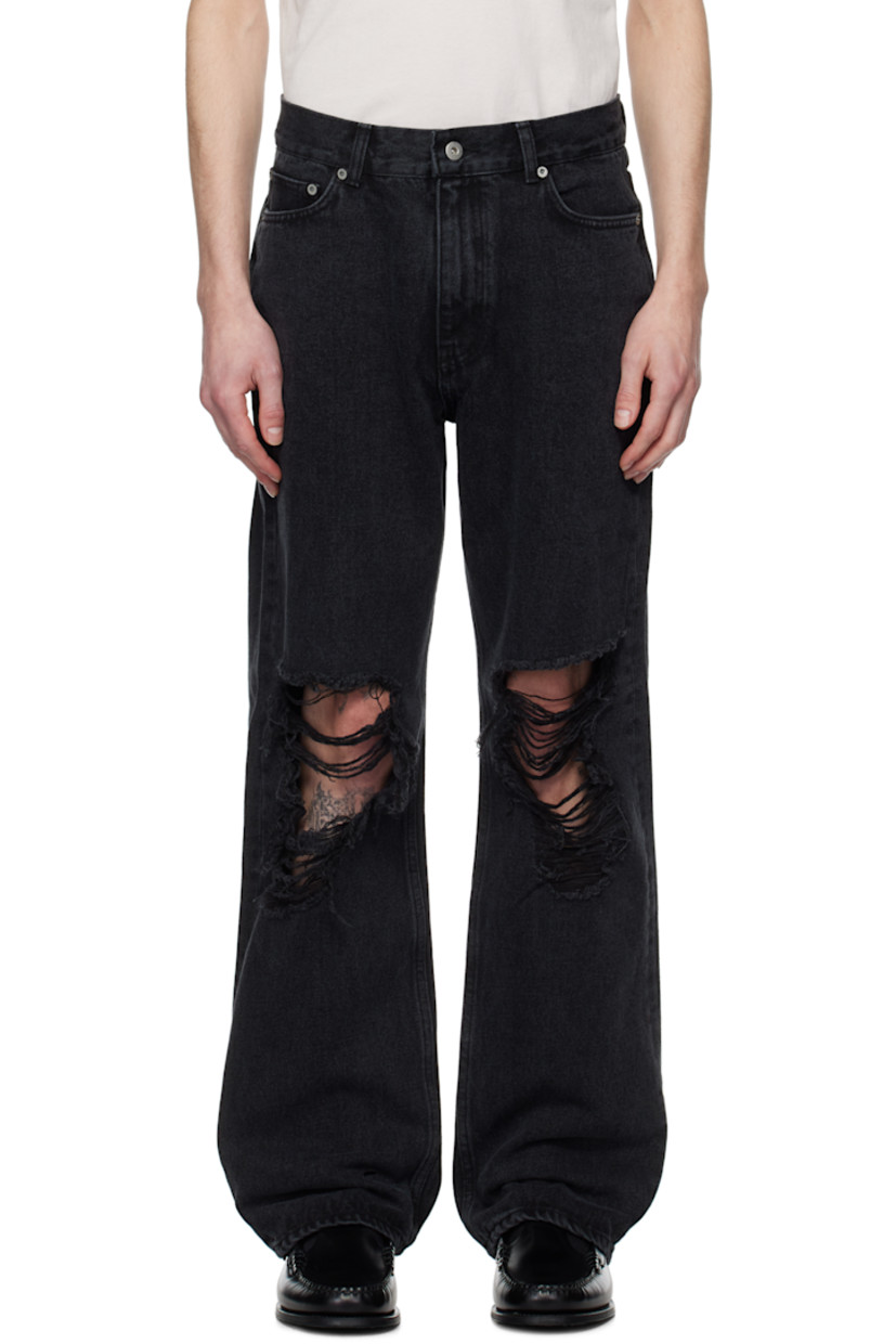 Straight-leg non-stretch denim jeans. Subtle fading throughout.

�· Belt loops
· Five-pocket styling
· Zip fly
· Rip at knees
· Silver-tone hardware

Supplier color: Washed black