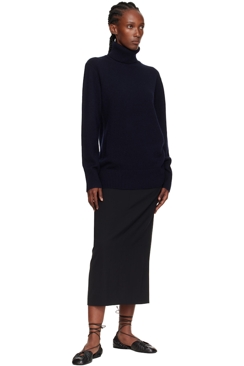 Buffed lambskin ballerina flats.

· Square toe
· Cutout at vamp
· Elasticized collar
· Wraparound self-tie ankle straps
· Rubber heel
· Leather sole

Supplier color: Black