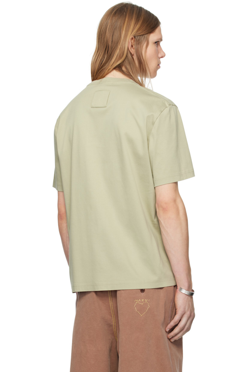 Cotton jersey T-shirt.

· Rib-knit crewneck
· Graphic and logo printed at front
· Patch at back collar

Supplier color: Lin
