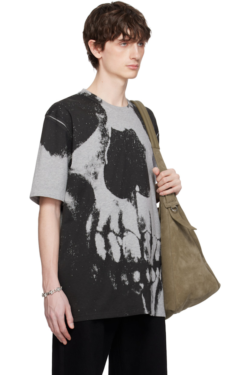 Cotton jersey T-shirt. 

· Rib-knit crewneck
· Logo graphic printed at front 
· Logo printed at back collar

Supplier color: Grey