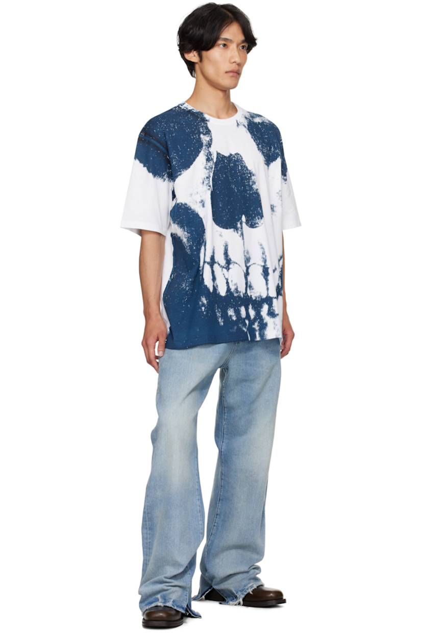 Recycled cotton jersey T-shirt.

· Rib-knit crewneck
· Graphic printed at front
· Logo printed at back collar

Supplier color: White/Blue