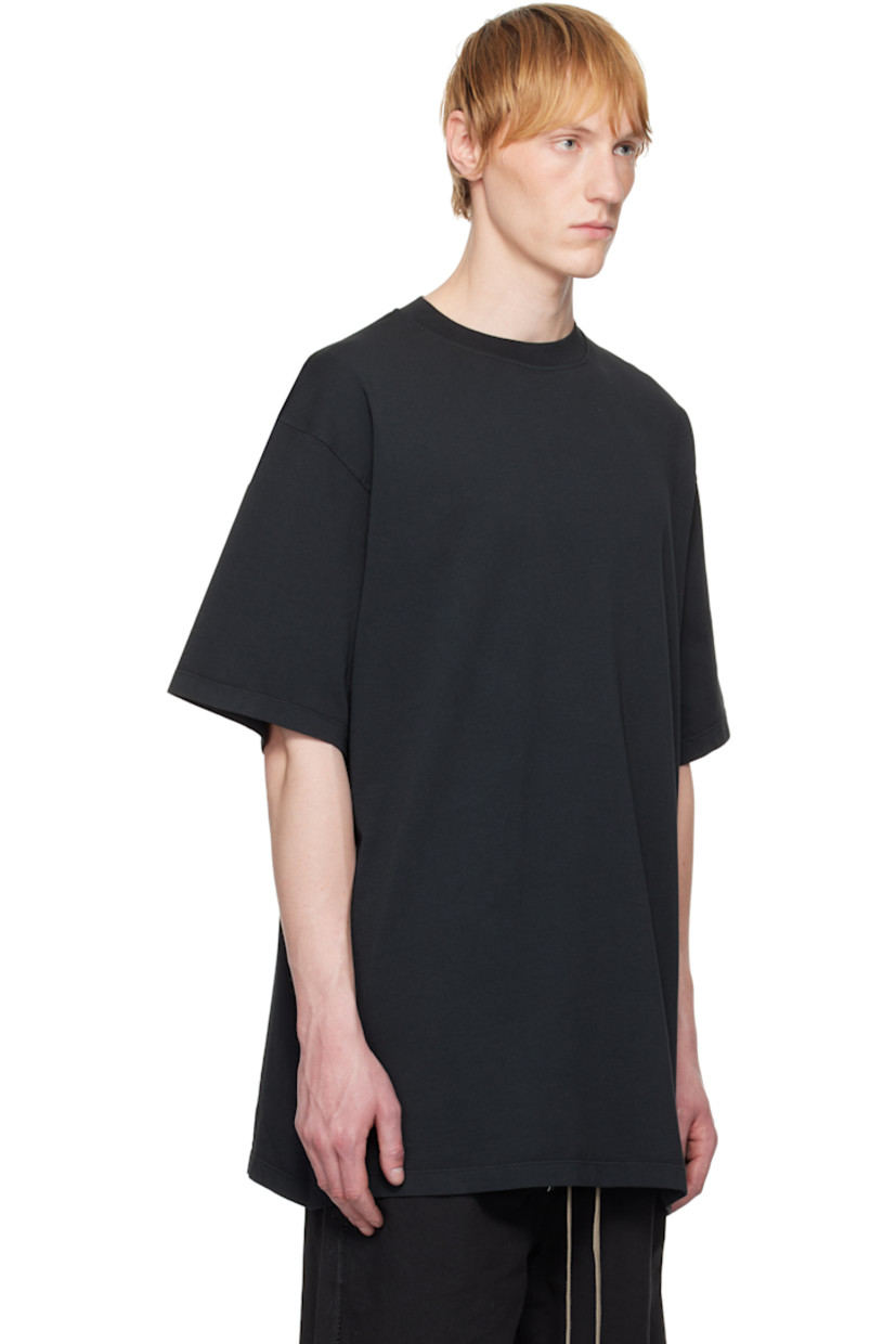 Handcrafted cotton jersey T-shirt.

· Rib-knit crewneck
· Dropped shoulders

Supplier color: Black