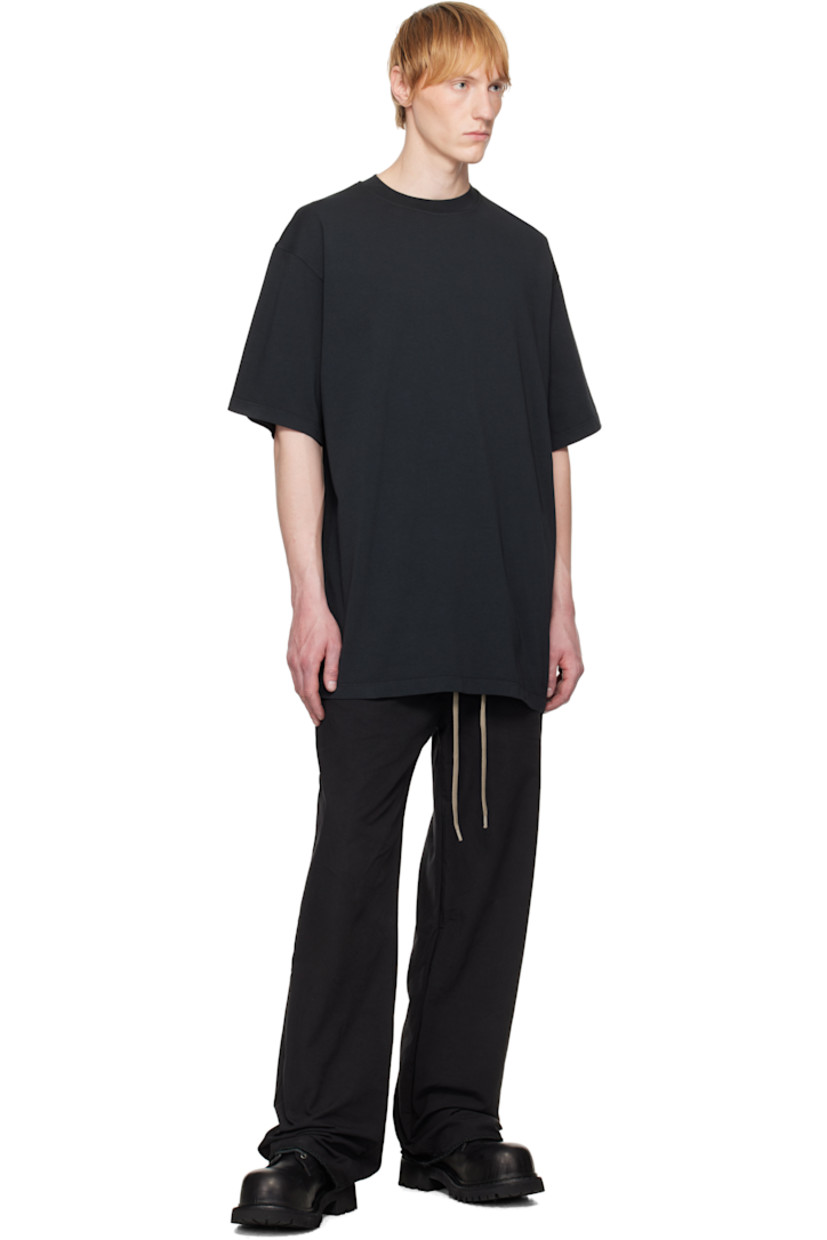 Handcrafted cotton jersey T-shirt.

· Rib-knit crewneck
· Dropped shoulders

Supplier color: Black