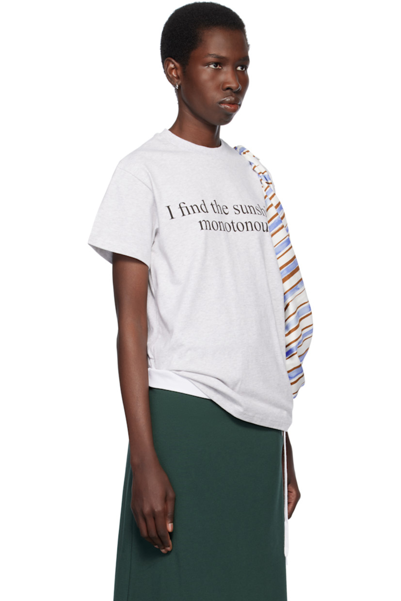 Cotton jersey T-shirt. 

· Rib-knit crewneck
· Text printed at front

Supplier color: Grey