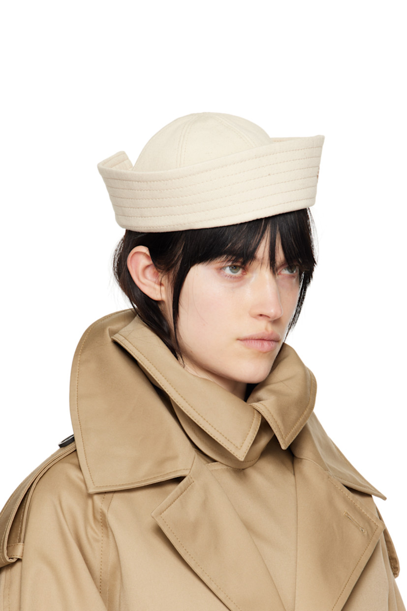 Non-stretch left-hand twill denim hat in off-white.

· Logo embroidered at quilted brim
· Cotton twill lining

Supplier color: Light beige