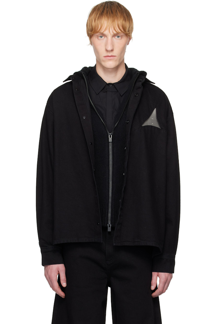 Oversized non-stretch denim shirt. 

· Spread collar
· Concealed press-stud closure
· Cutout and inset logo plaque at chest
· Dropped shoulders
· Press-stud barrel cuffs

Supplier color: Black
