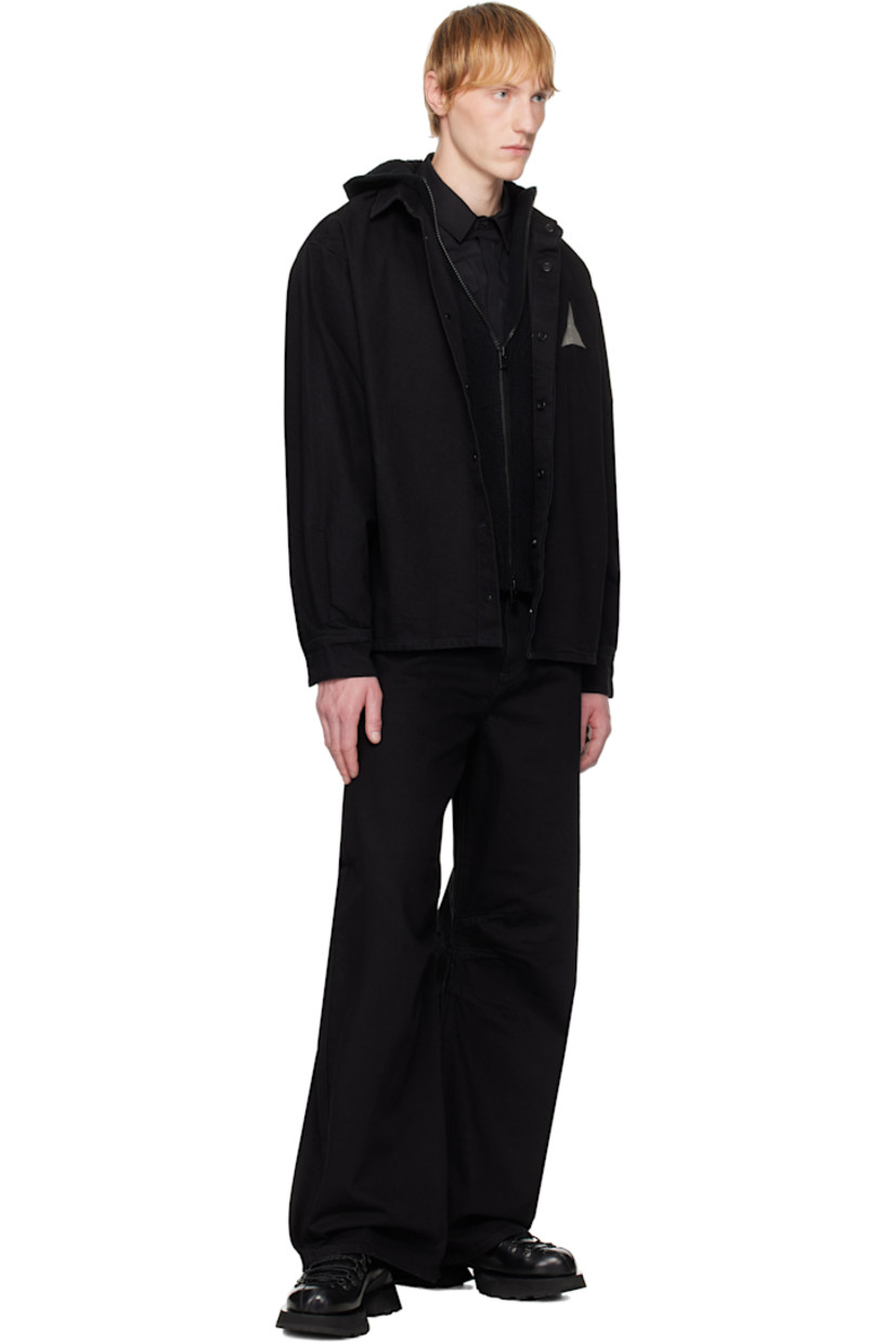 Oversized non-stretch denim shirt. 

· Spread collar
· Concealed press-stud closure
· Cutout and inset logo plaque at chest
· Dropped shoulders
· Press-stud barrel cuffs

Supplier color: Black