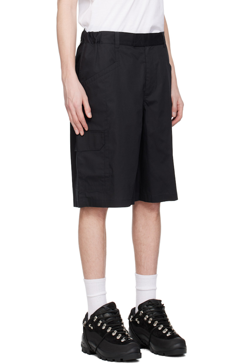 Cotton poplin shorts.

· Belt loops
· Elasticized waistband
· Four-pocket styling
· Zip fly
· Cargo pocket at outseams

Supplier color: Off black
