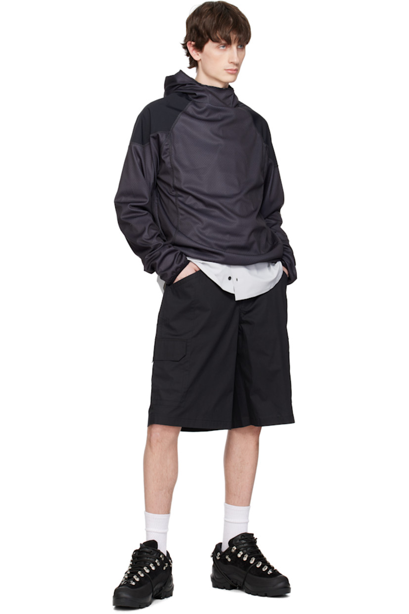 Cotton poplin shorts.

· Belt loops
· Elasticized waistband
· Four-pocket styling
· Zip fly
· Cargo pocket at outseams

Supplier color: Off black