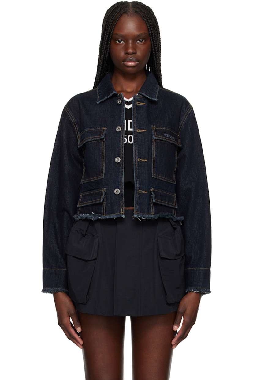 Non-stretch denim jacket. 

· Spread collar
· Button closure
· Flap pockets
· Logo embroidered at chest 
· Frayed edge at cropped hem and cuffs
· Dropped shoulders
· Contrast stitching in tan

Supplier color: Blue