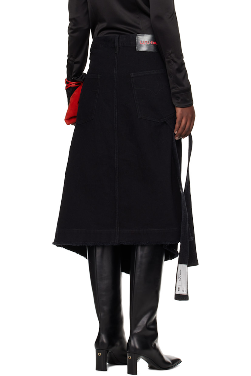 Loose-fit non-stretch denim midi skirt. 

· Wrap construction
· Belt loops
· Four-pocket styling
· Adjustable button closure
· Self-tie fastening
· Frayed edge at hem
· Patch pockets at side seam
· Logo patch at back waistband
· Logo-engraved silver-tone hardware 

Supplier color: Black rinse