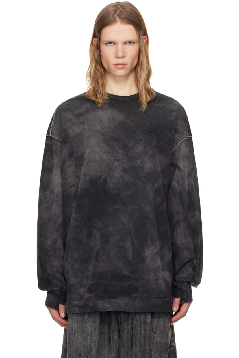 Cotton jersey T-shirt. Fading and distressing throughout.

· Crewneck
· Logo embroidered at chest
· Logo flag at side seam
· Dropped shoulders
· Rib-knit cuffs
· Contrast stitching in white

Supplier color: Black