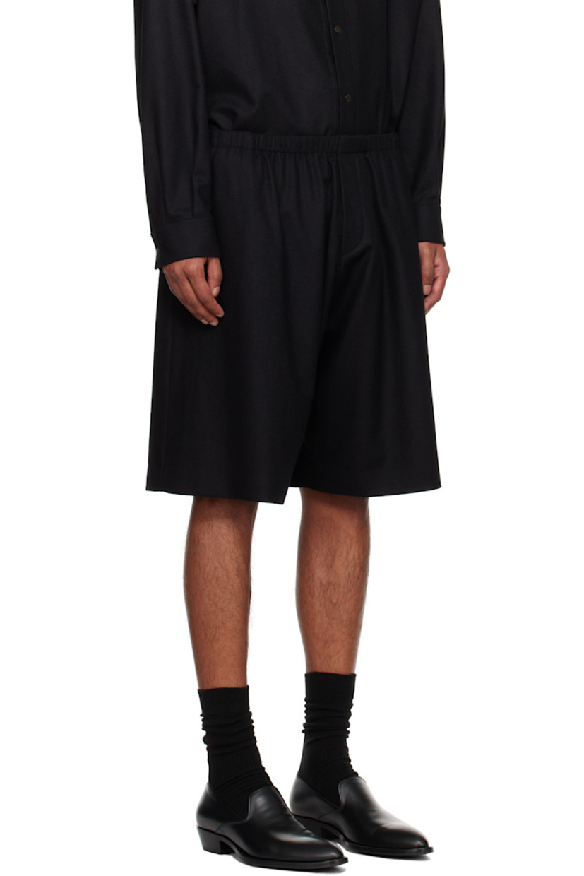Sheep wool- and goat cashmere-blend flannel shorts. 

· Elasticized waistband
· Three-pocket styling
· Mock fly

Supplier color: Black