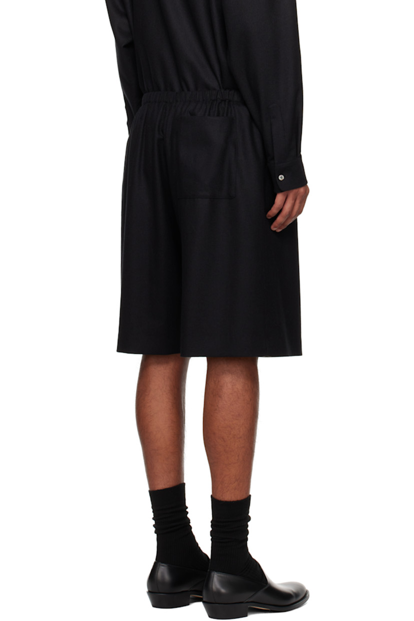 Sheep wool- and goat cashmere-blend flannel shorts. 

· Elasticized waistband
· Three-pocket styling
· Mock fly

Supplier color: Black