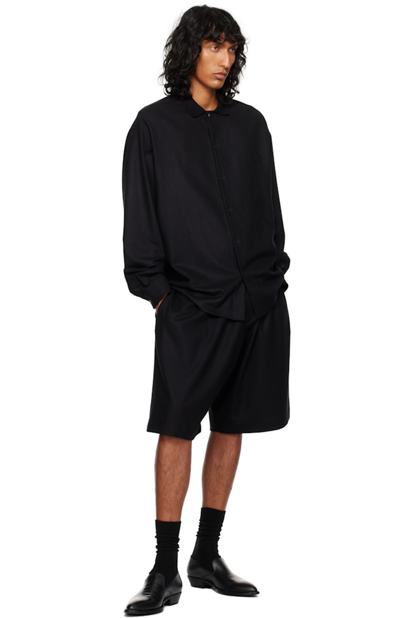 Sheep wool- and goat cashmere-blend flannel shorts. 

· Elasticized waistband
· Three-pocket styling
· Mock fly

Supplier color: Black