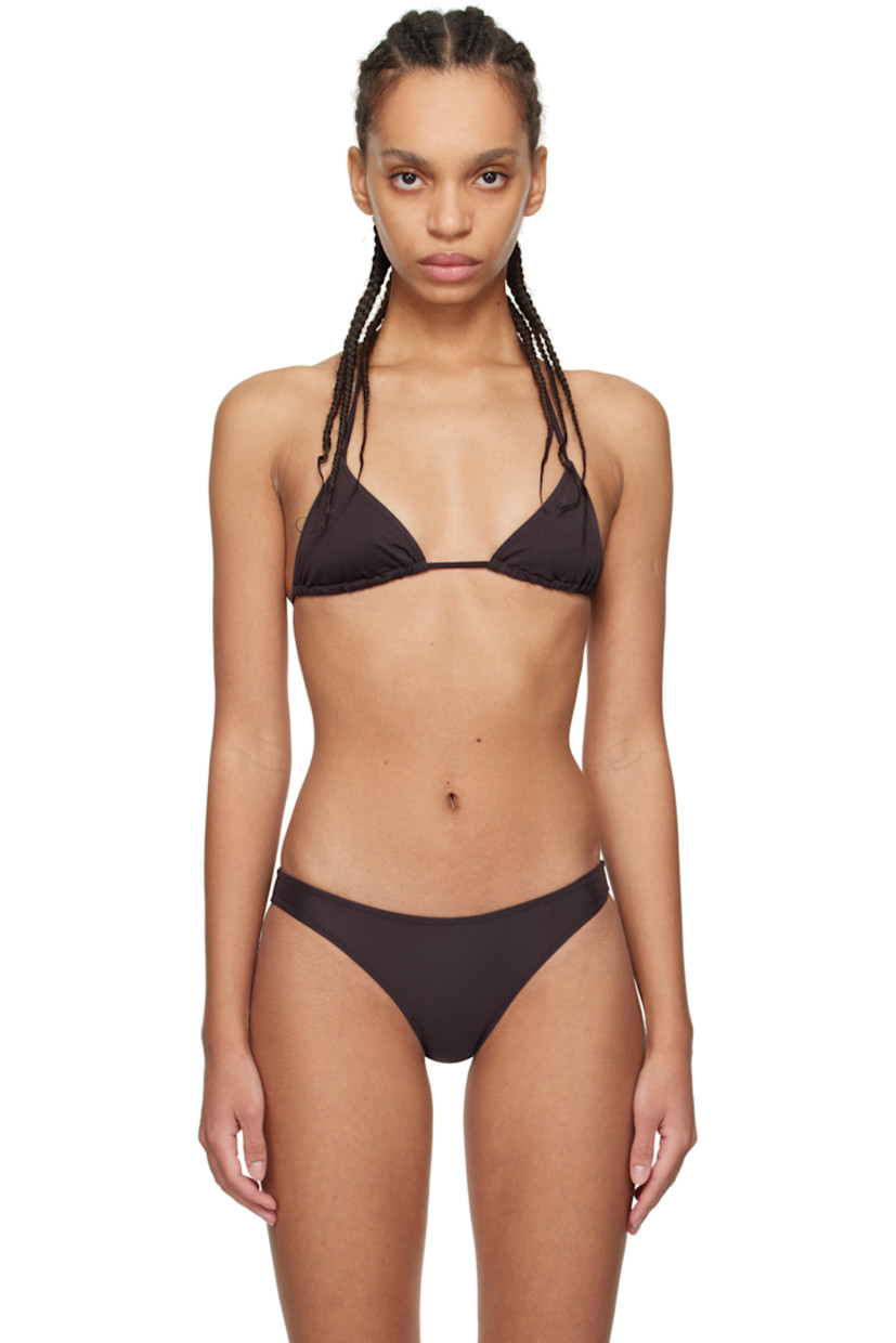 LYCRA® XTRA LIFE™ stretch ECONYL® regenerated nylon jersey bikini top.

· UV protection
· Self-tie halter strap
· Self-tie fastening at back
· Full jersey lining 

Supplier color: Espresso