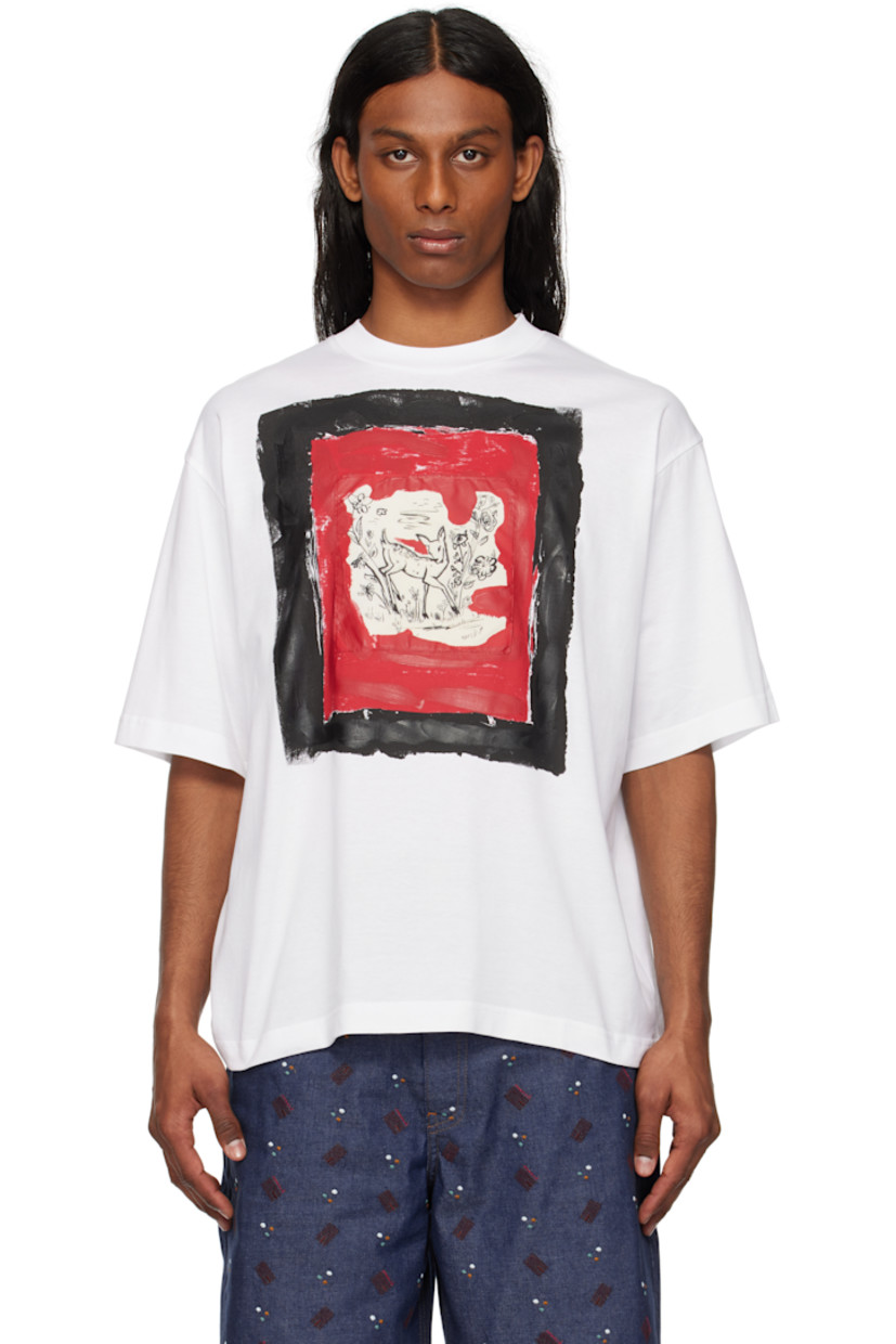 Organic cotton jersey T-shirt.

· Rib-knit crewneck
· Graphic printed at front
· Screen-printed textured detailing at front
· Dropped shoulders

Part of the Fragments of Beauty capsule.

Supplier color: Lily white