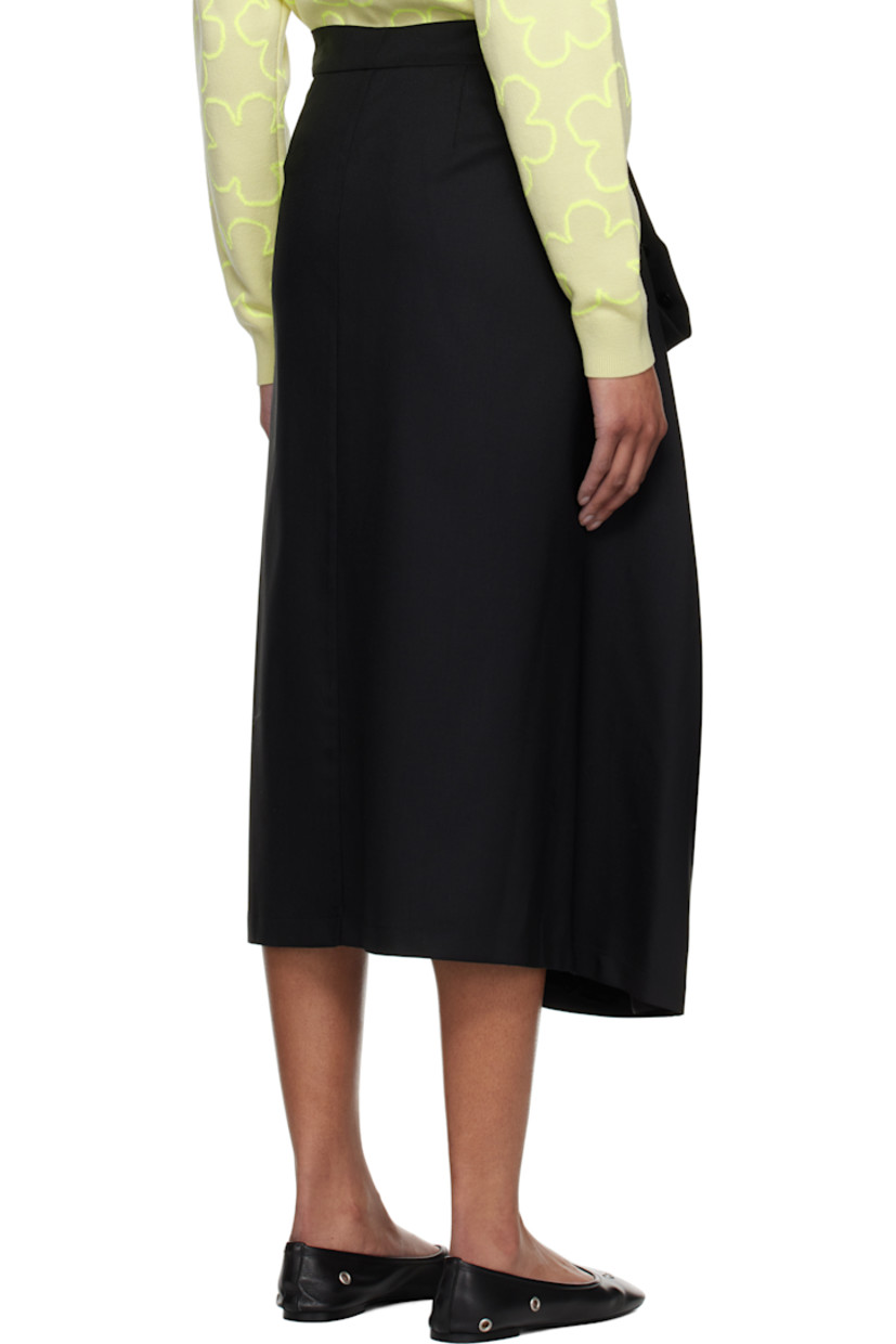 Plain-woven virgin wool midi skirt. 

· Wrap construction
· Adjustable button fastenings at waistband
· Full twill lining 

Supplier color: Black
