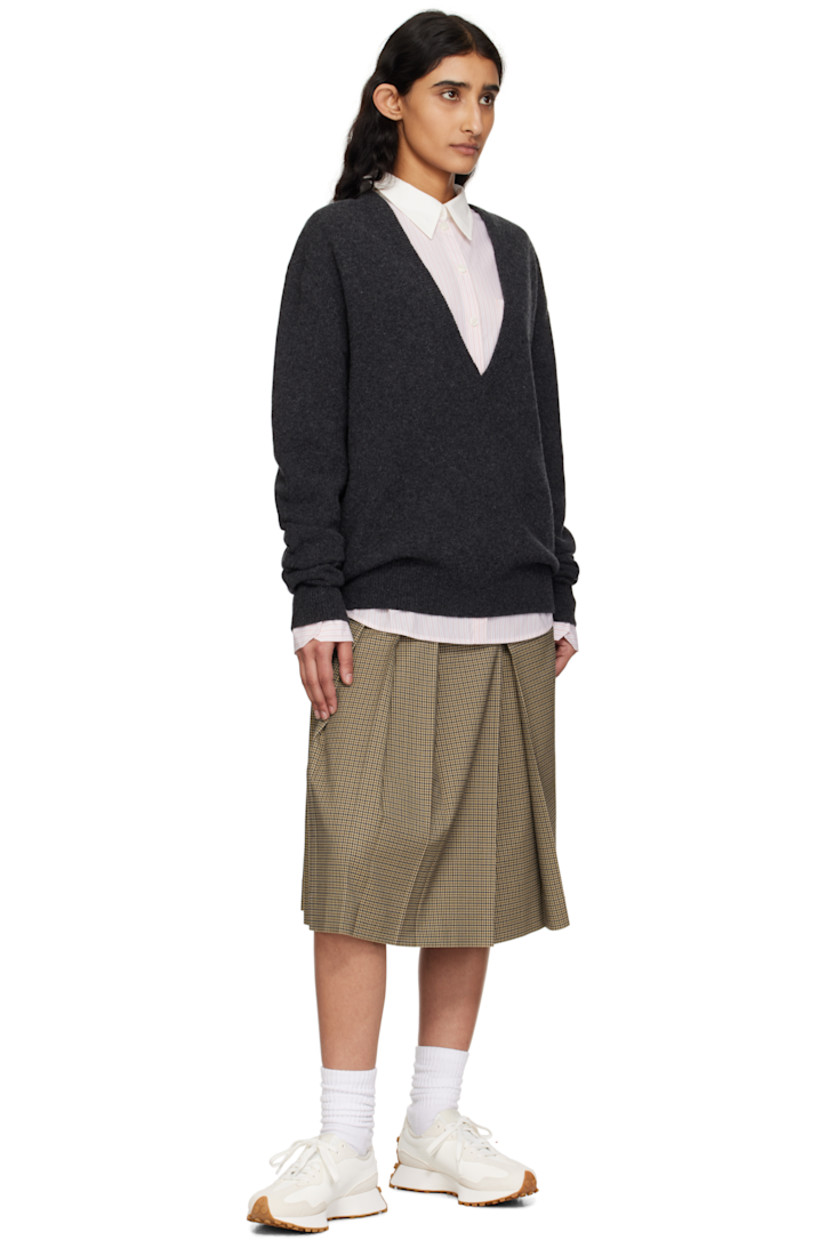 Low-top nubuck and suede sneakers in off-white.

· Lace-up closure
· Logo patch at padded tongue
· Padded collar
· Logo patch at outer side
· Logo embroidered at inner side
· Fleece lining
· Foam rubber midsole
· Treaded rubber sole

Supplier color: Linen/Sea salt