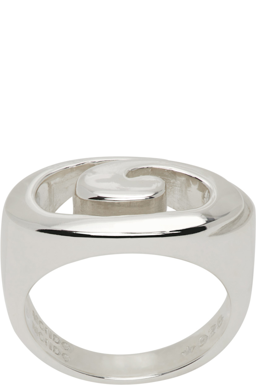 Ring in sterling silver.

· Graphic cutout at face
· Hallmarking at inner band

Supplier color: Sterling silver