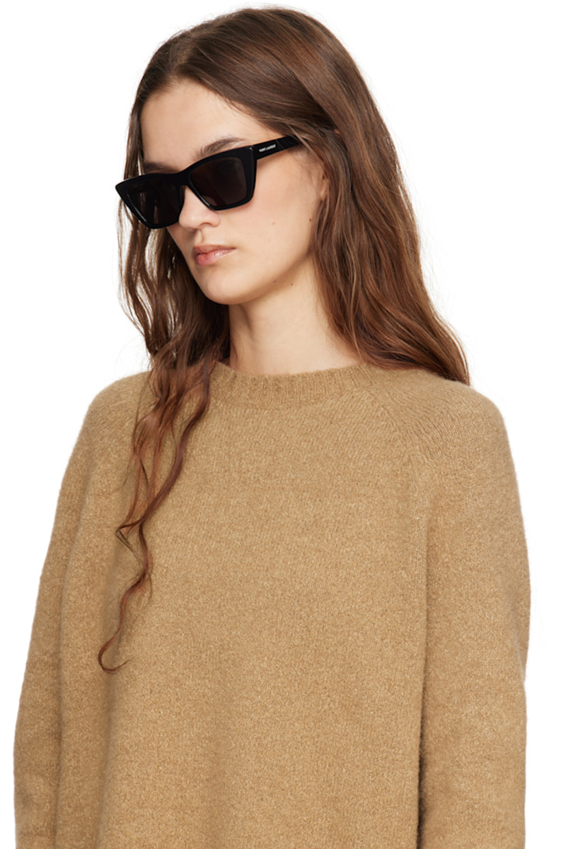 Rectangular cat-eye acetate-frame sunglasses in black.

· Gray lenses
· 100% UVA/UVB protection, Category 3
· Integrated nose pads
· Logo embossed at temples
· Pouch included
· Size: 53.16 145

Supplier color: Black
