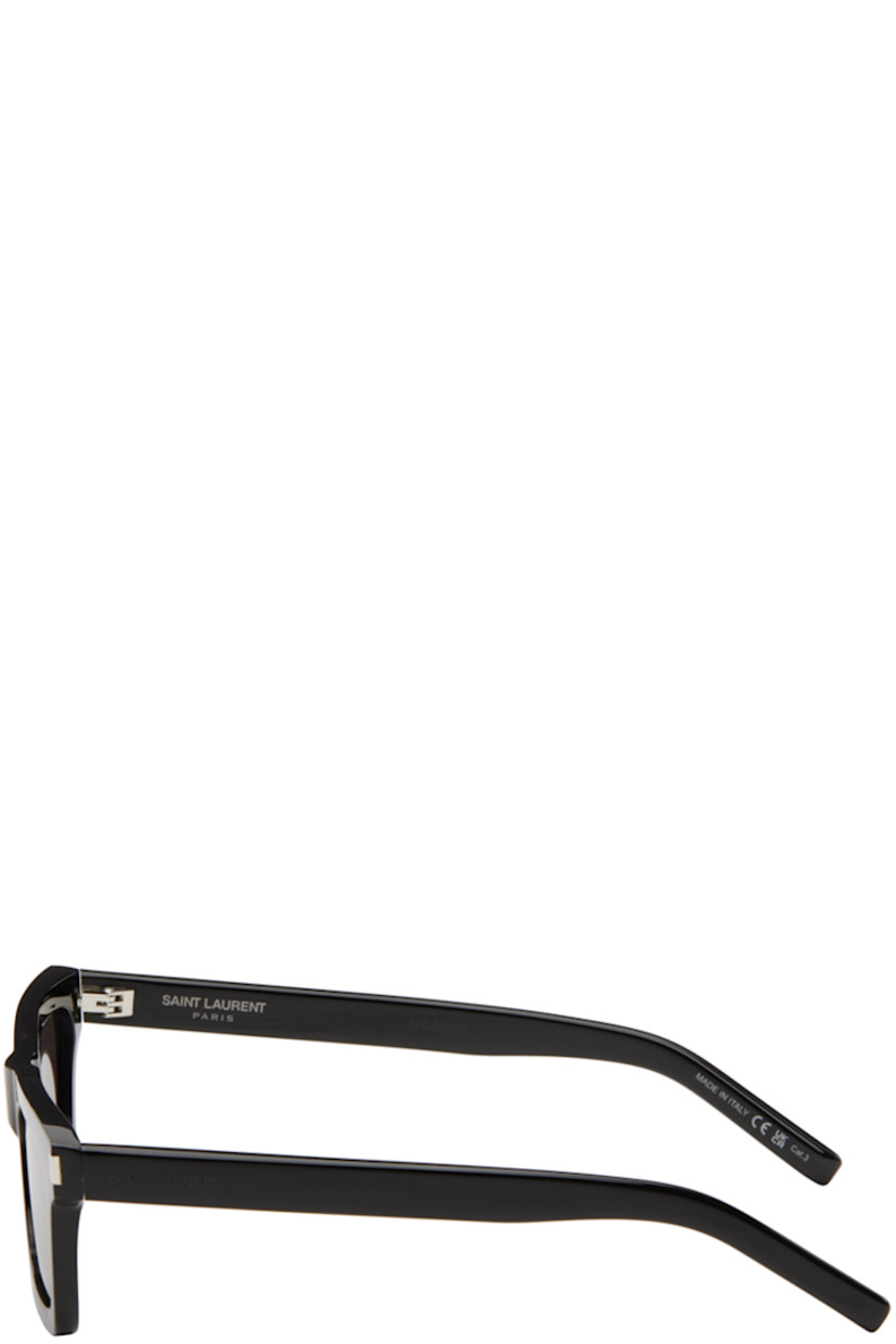 Rectangular acetate-frame sunglasses in black.

· Gray lenses
· 100% UVA/UVB protection, Category 3
· Integrated nose pads
· Logo engraved at temples
· Pouch included
· Size: 54.18 145

Supplier color: Black/Black/Black