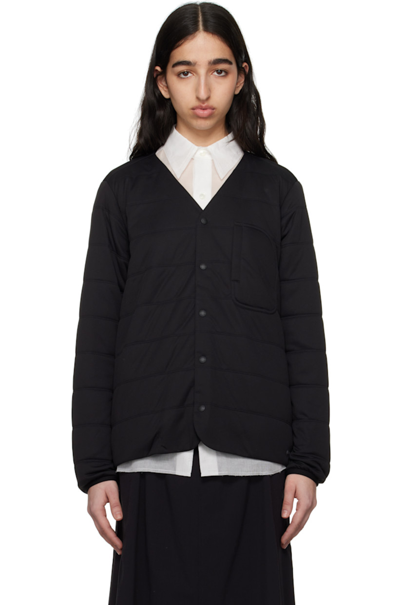 Insulated knit recycled polyester cardigan. Lightweight and water-repellent. 

· Y-neck
· Press-stud closure
· Patch pocket at chest
· Logo printed at hem
· Elasticized cuffs
· Full satin lining

Supplier color: Black
