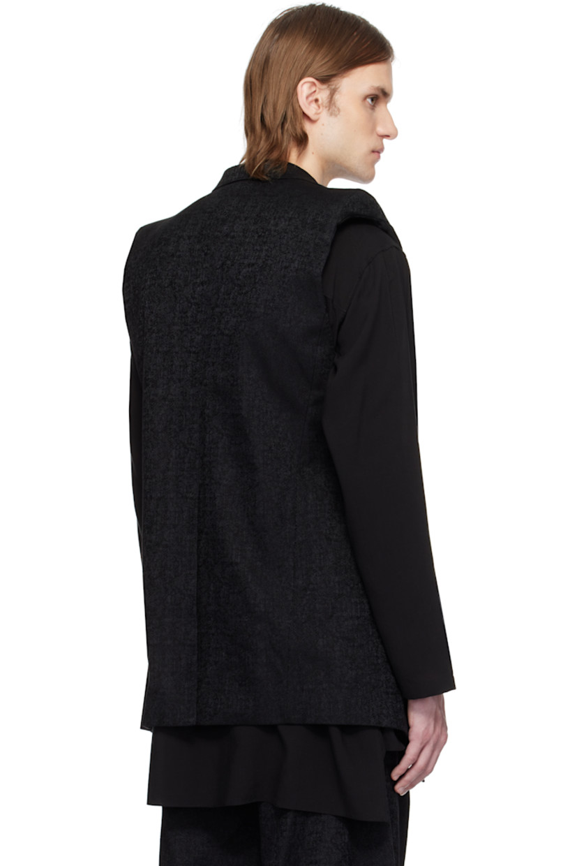 Cotton- and nylon-blend damask blazer. Jacquard pattern throughout. 

· Notched lapel
· Button closure
· Welt pockets
· Padded shoulders
· Central vent at back hem
· Welt pockets at interior 
· Full cupro- and cotton-blend satin lining 

Supplier color: Black