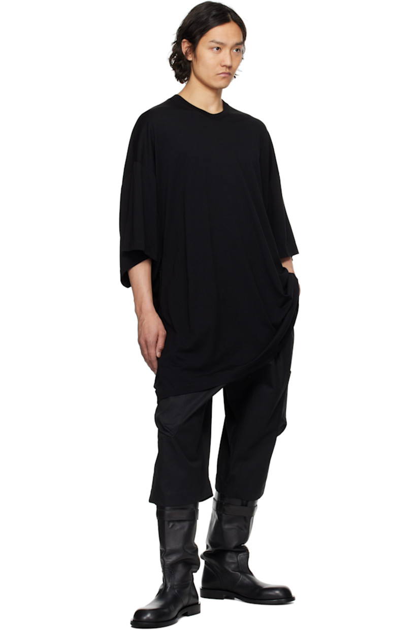 Cotton- and rayon-blend jersey T-shirt.

· Rib-knit crewneck 
· Dropped shoulders

Supplier color: Black