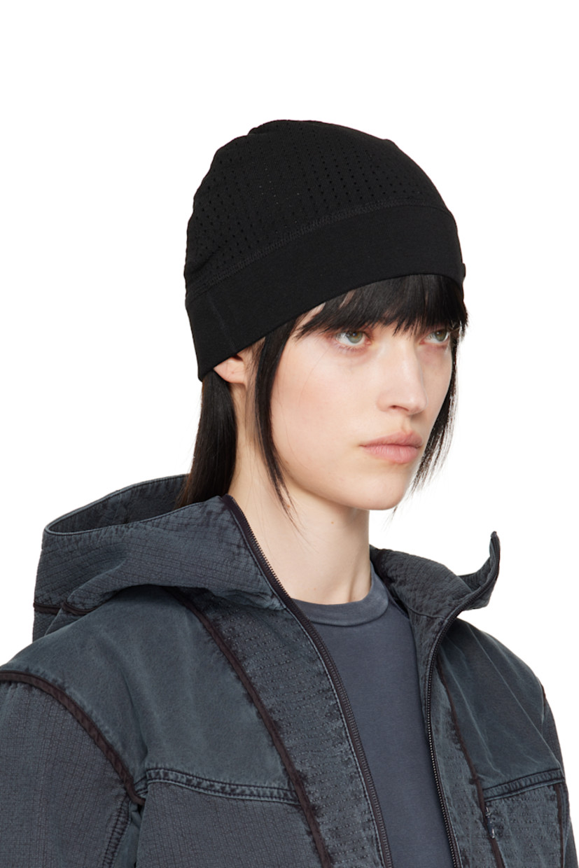 Jersey beanie in black.

· Perforated detailing throughout
· Rubberized logo patch at brim

Supplier color: Black