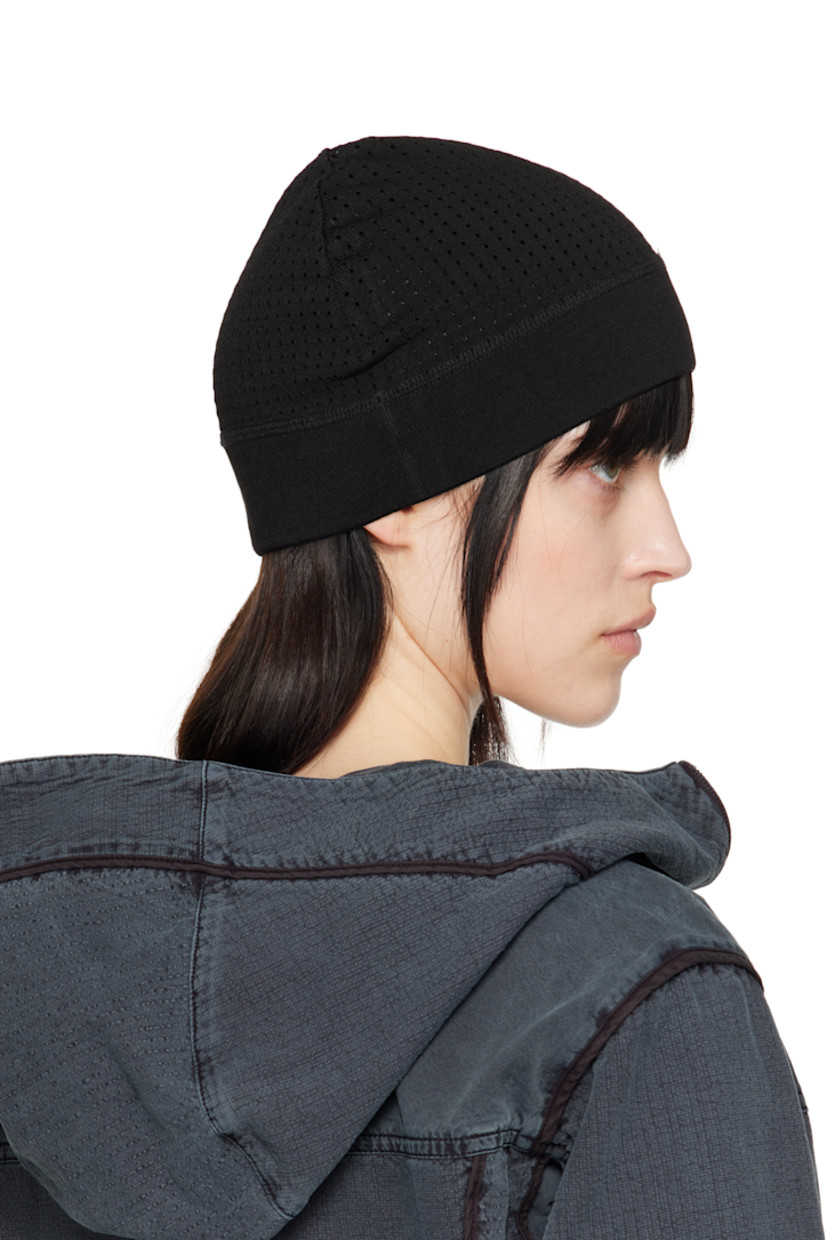 Jersey beanie in black.

· Perforated detailing throughout
· Rubberized logo patch at brim

Supplier color: Black