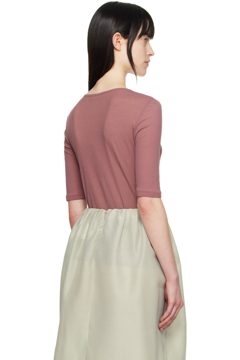 Semi-sheer cotton jersey T-shirt.
 
· Slim-fit
· Crewneck
· Three-quarter sleeves

Supplier color: Wine