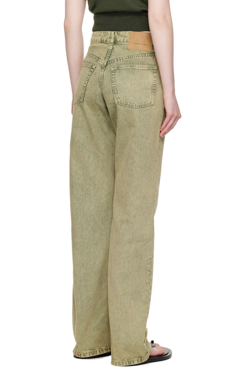 Loose-fit non-stretch denim jeans. Fading throughout.

· Belt loops
· Five-pocket styling
· Zip fly
· Logo patch at back waistband

Supplier color: Laurel