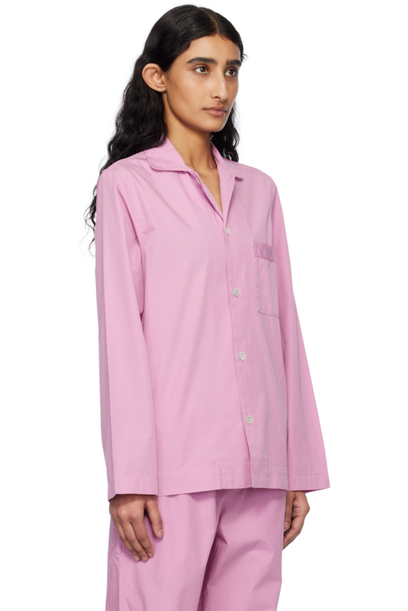 Stonewashed lightweight organic cotton poplin pyjama shirt. Oeko-Tex® Standard 100-certified.

· Open spread collar
· Button closure
· Patch pocket at chest
· Logo flag at side seam
· Mother-of-pearl hardware

Supplier color: Purple pink