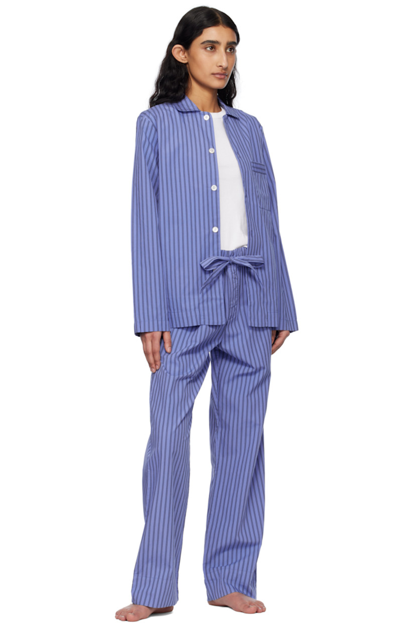 Stonewashed lightweight organic cotton poplin pyjama shirt. Stripes throughout. 

· Oeko-Tex® Standard 100-certified
· Open spread collar
· Button closure
· Patch pocket at chest
· Logo flag at side seam
· Mother-of-pearl hardware

Supplier color: Boro stripes