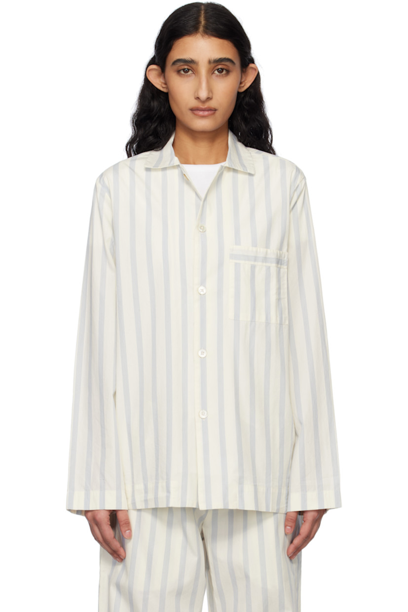 Stonewashed lightweight organic cotton poplin pyjama shirt. Stripes throughout. 

· Oeko-Tex® Standard 100-certified
· Open spread collar
· Button closure
· Patch pocket at chest
· Logo flag at side seam
· Mother-of-pearl hardware

Supplier color: Needle stripes