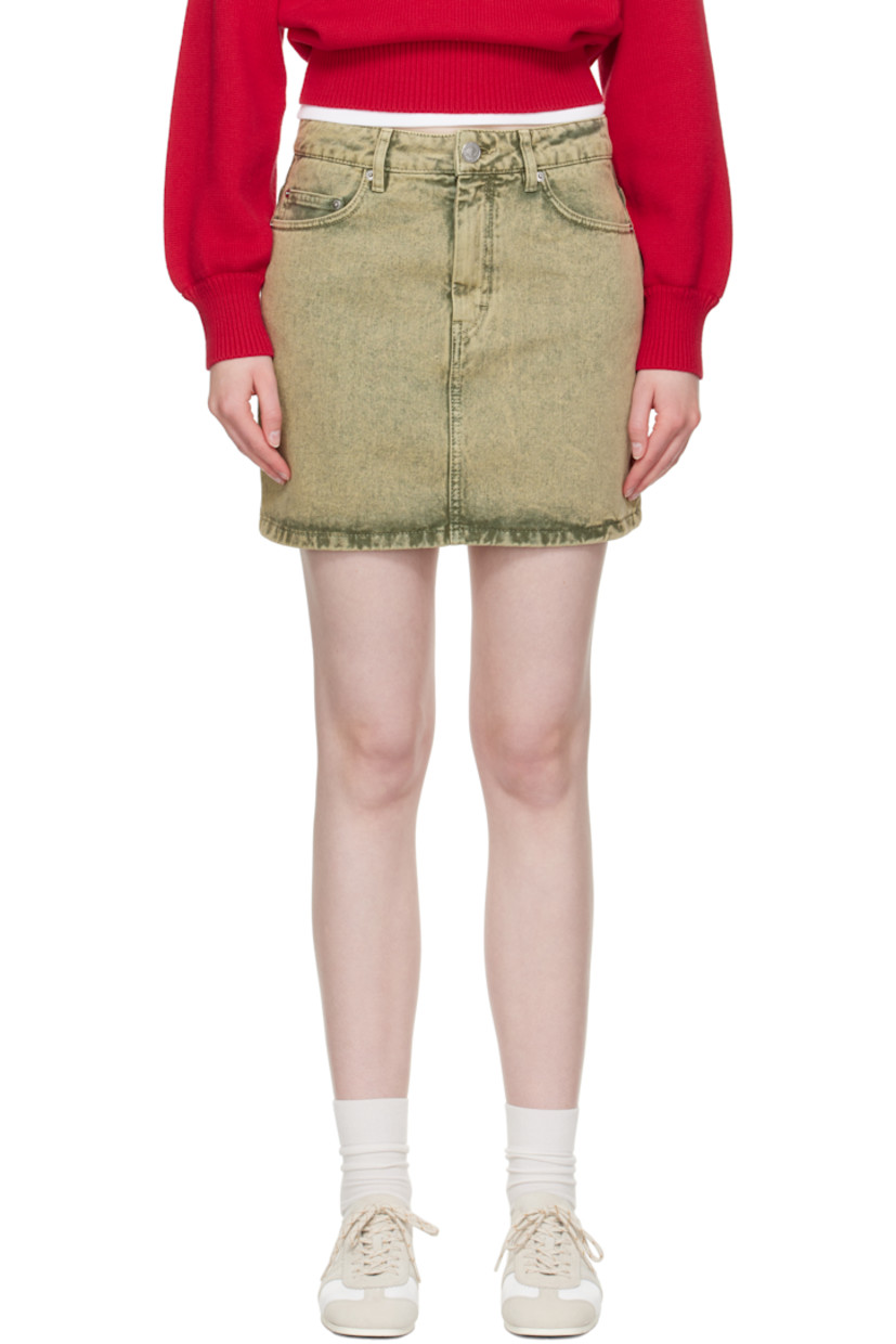 Non-stretch denim miniskirt. Fading throughout.

· High-rise
· Belt loops
· Five-pocket styling
· Zip fly
· Logo patch at back waistband

Supplier color: Laurel